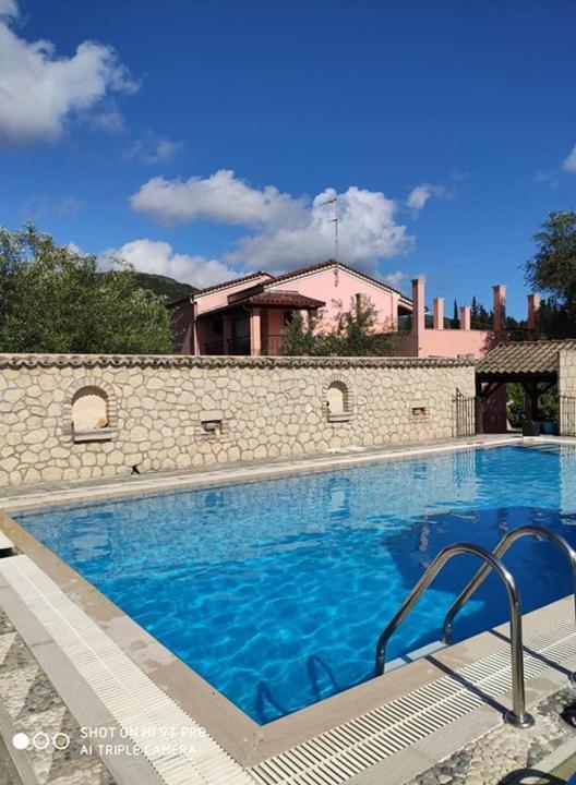 Pool Villa Grigoris Aspiotades 외부 사진