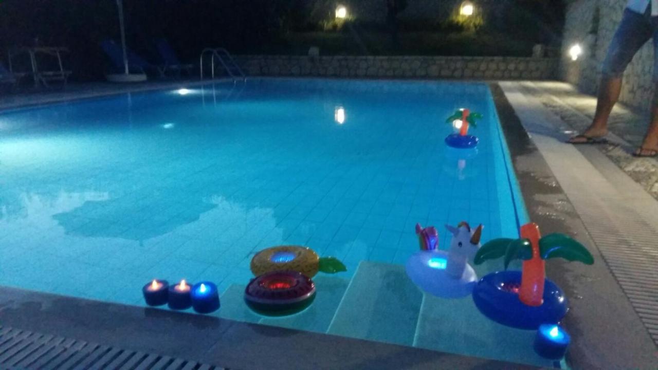 Pool Villa Grigoris Aspiotades 외부 사진