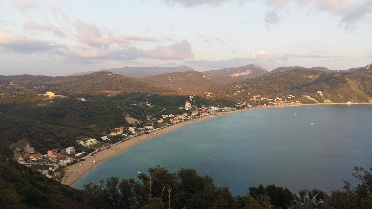 Pool Villa Grigoris Aspiotades 외부 사진