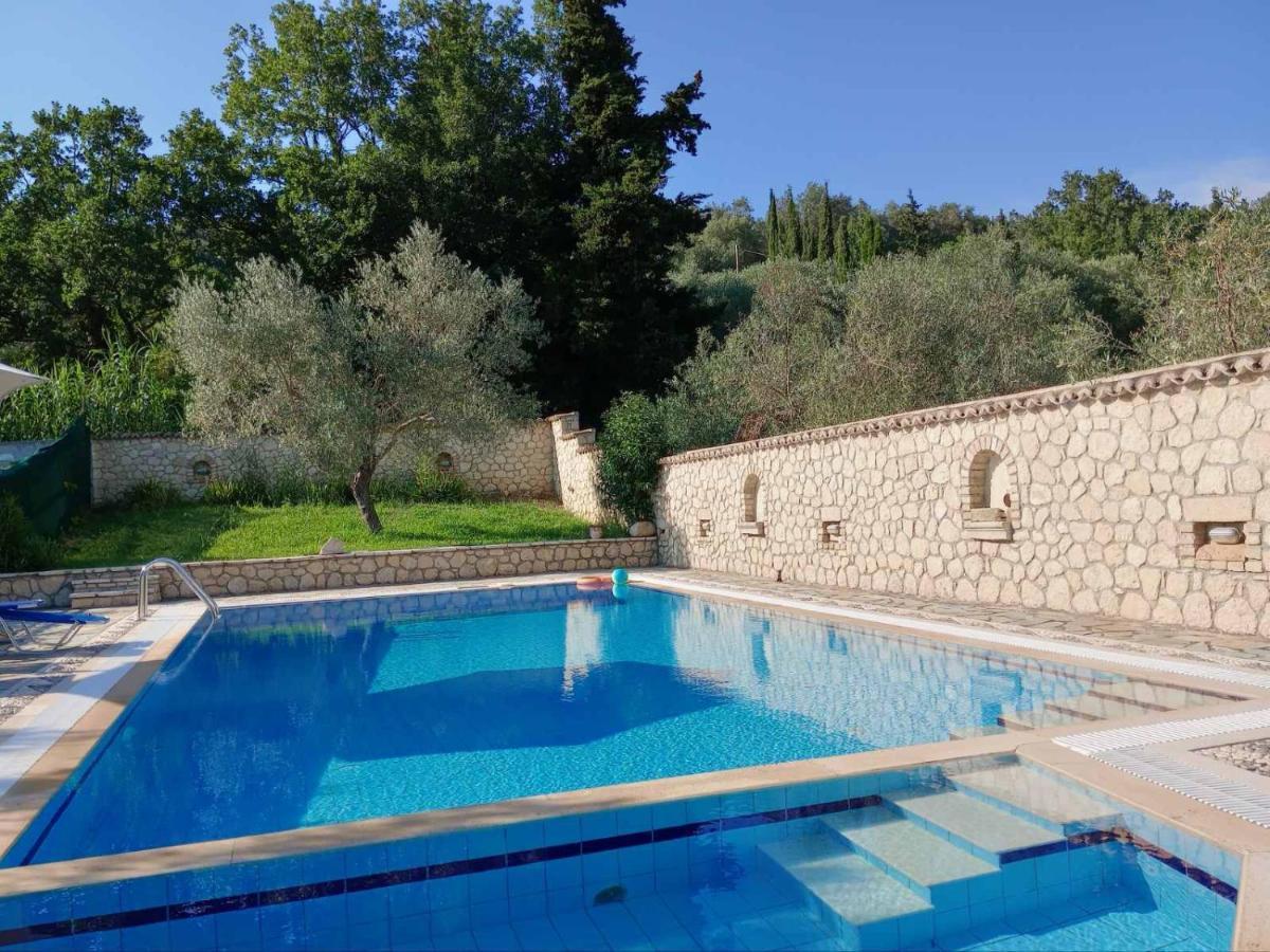 Pool Villa Grigoris Aspiotades 외부 사진
