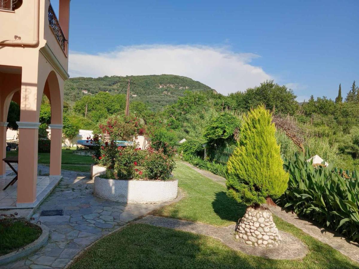 Pool Villa Grigoris Aspiotades 외부 사진