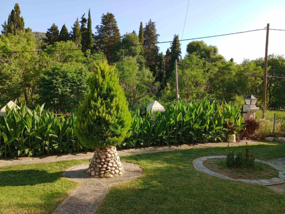 Pool Villa Grigoris Aspiotades 외부 사진
