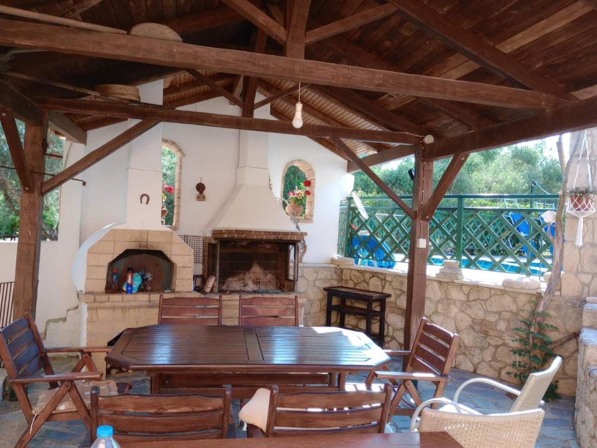 Pool Villa Grigoris Aspiotades 외부 사진
