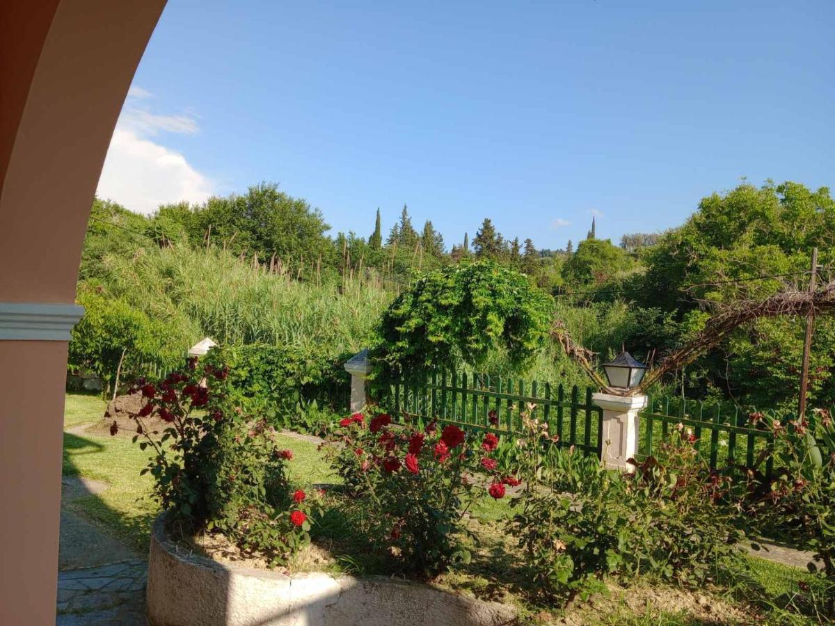Pool Villa Grigoris Aspiotades 외부 사진