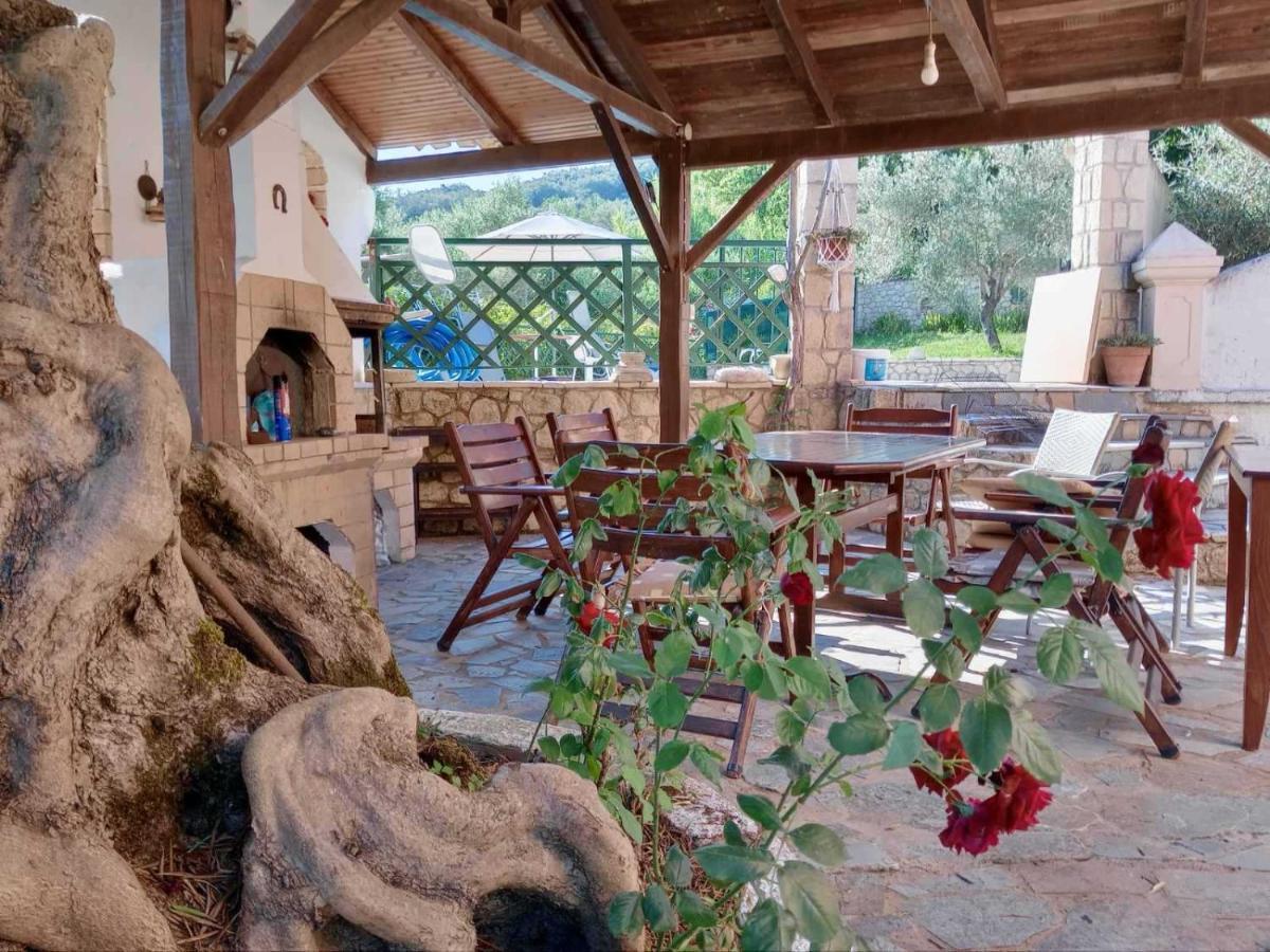 Pool Villa Grigoris Aspiotades 외부 사진